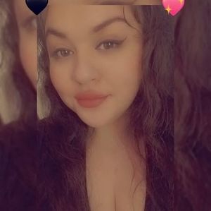 Meet your Posher, Leticia